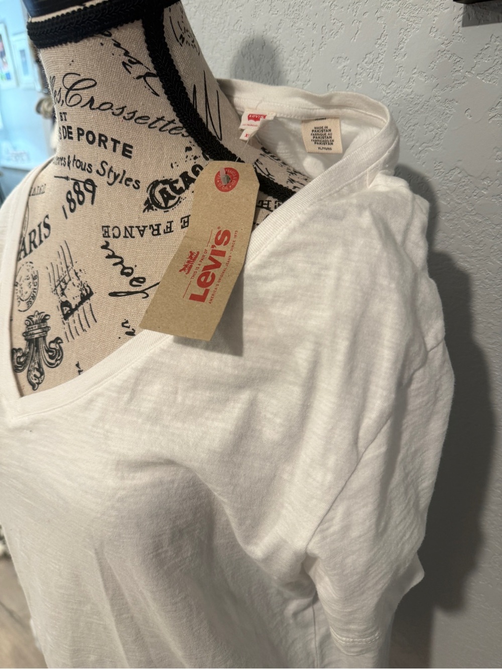 Levi’s White Slub Knit V-Neck Short Sleeve T-Shirt NWT XL - Picture 8 of 11